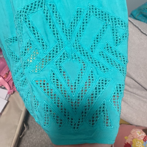 Volcom tank with adjustable straps - Picture 3 of 6